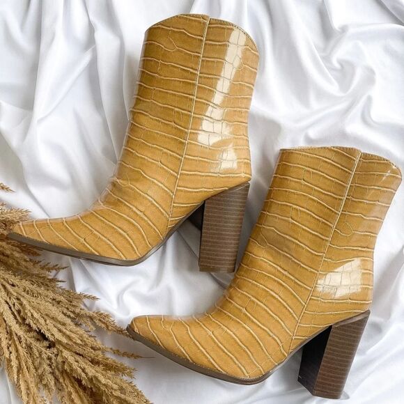 BRAND NEW QUPID POINTED TOE LEOPARD PRINT WOMEN"S BLOCK HEEL BOOT - Picture 13 of 15